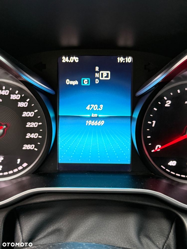 Mercedes-Benz Klasa C 220 d 4Matic 9G-TRONIC AMG Line - 19