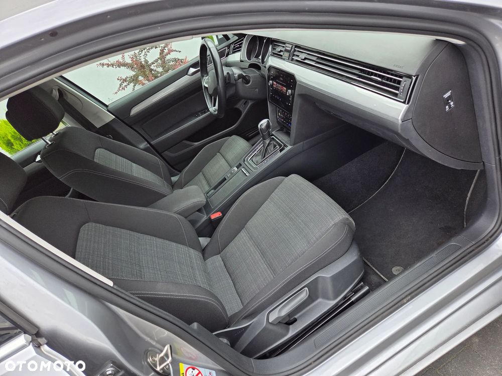 Volkswagen Passat 1.5 TSI EVO Elegance - 9