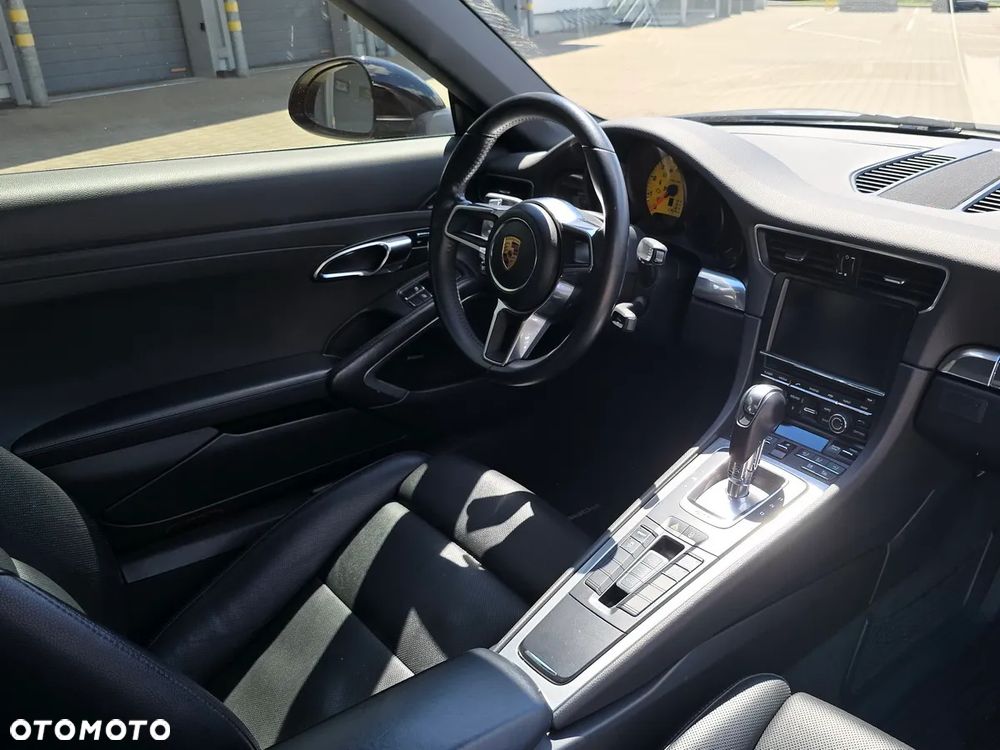 Porsche 911 Carrera PDK - 11