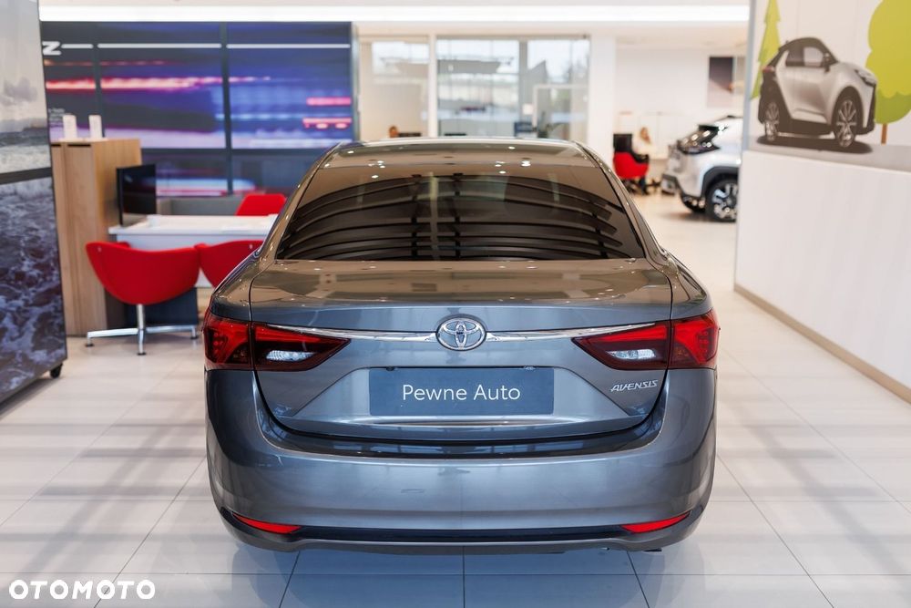 Toyota Avensis - 9
