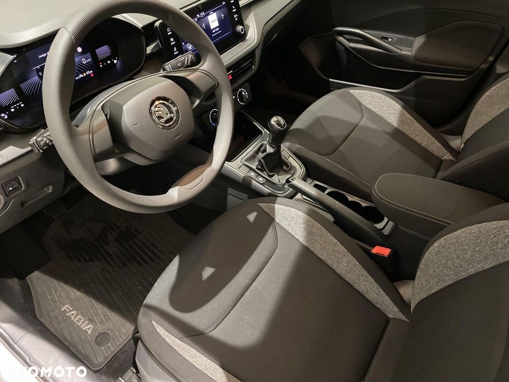 Skoda Fabia 1.0 Essence - 11