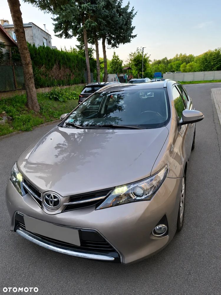 Toyota Auris 1.6 Premium - 2