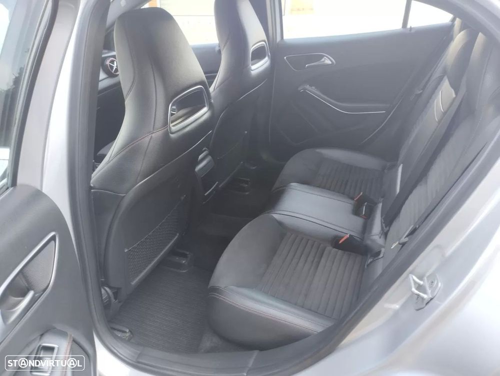 Mercedes-Benz GLA 180 CDi AMG Line - 17