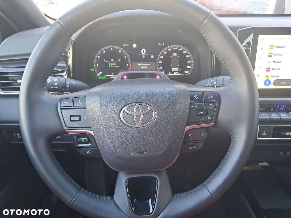 Toyota Camry - 16