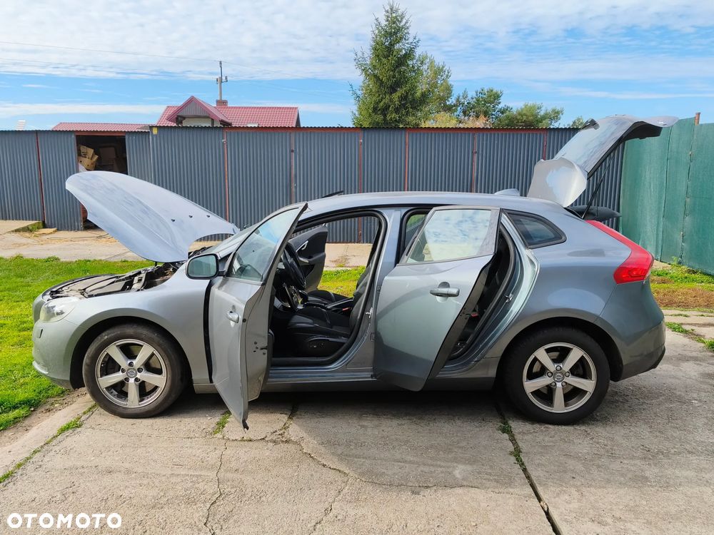 Volvo V40 - 23
