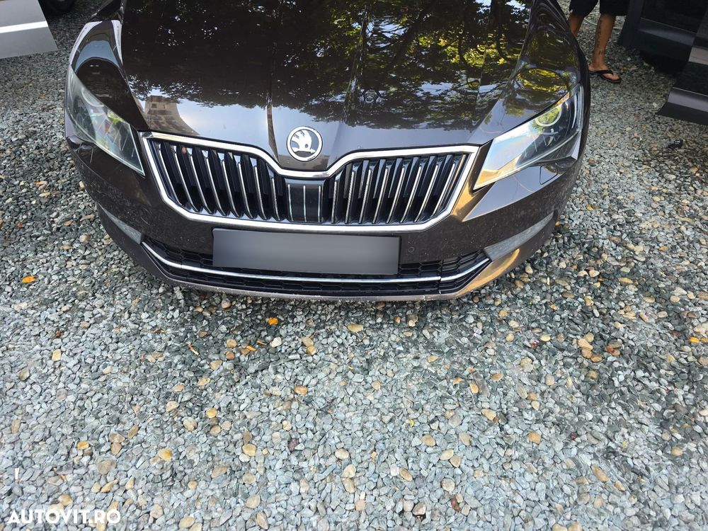 Skoda Superb 2.0 TDI DSG Ambition - 5