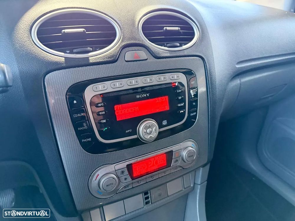 Ford Focus SW 1.6 TDCi Titanium - 12