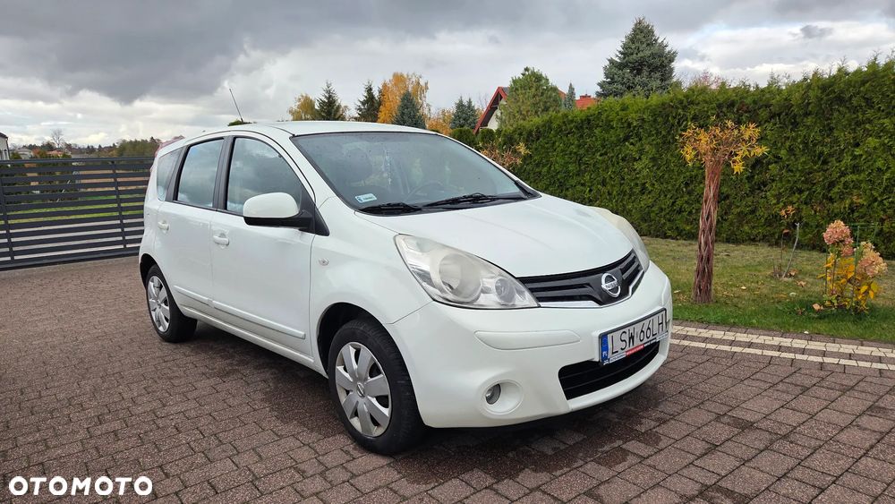 Nissan Note 2010 photo 2