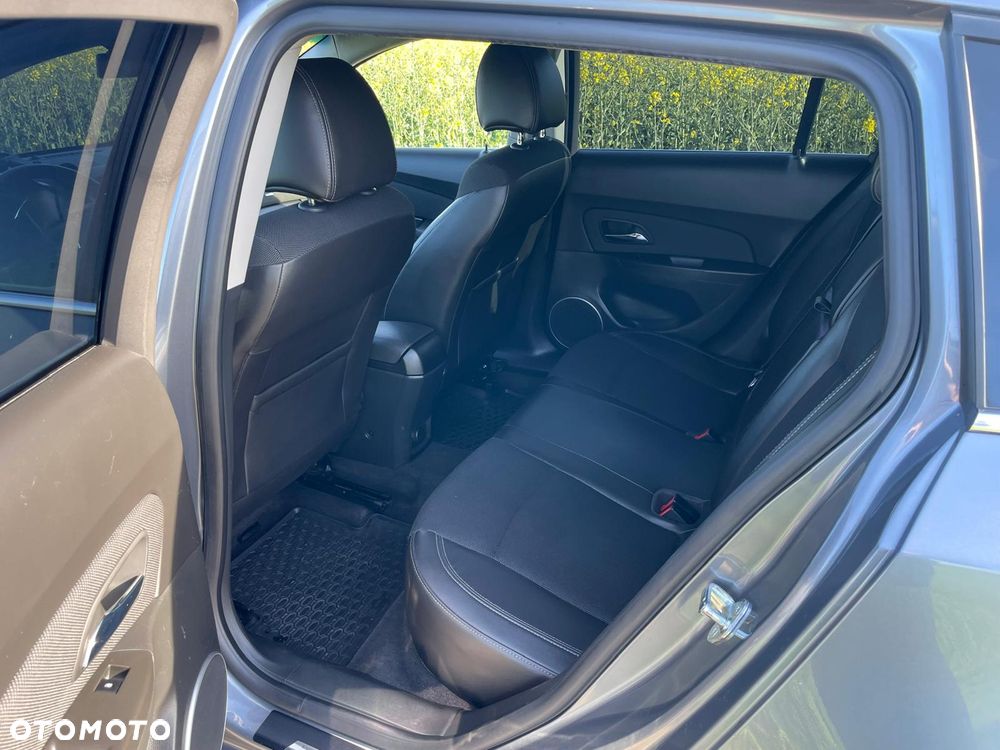 Chevrolet Cruze 1.4 T LT - 12