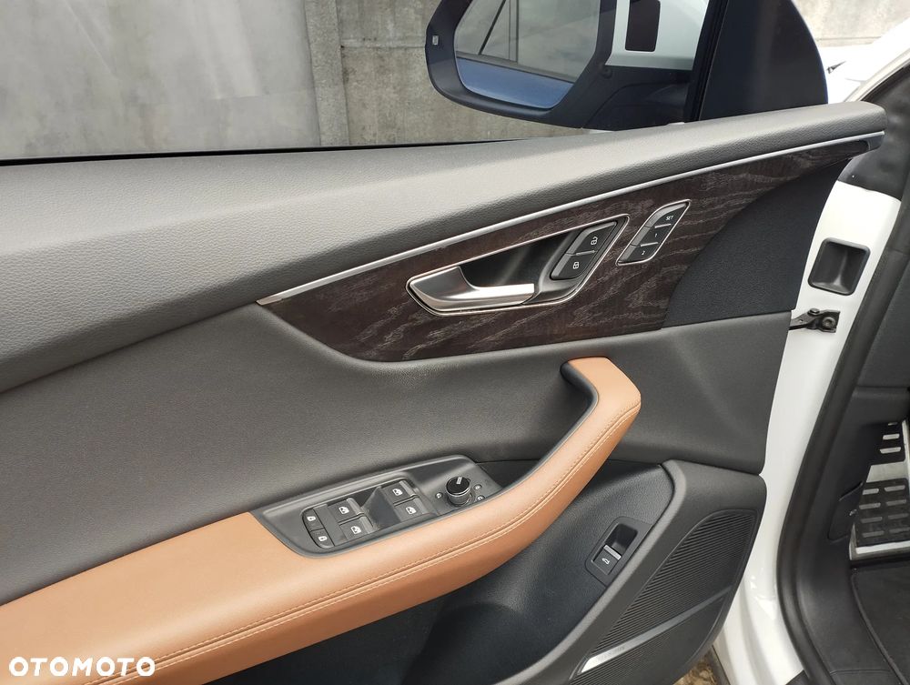 Audi Q8 SUV TFSI quattro 250 kW tiptronic S line business - 18