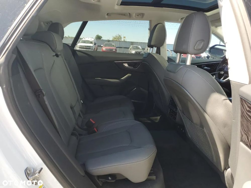 Audi Q8 55 TFSI quattro tiptronic - 12