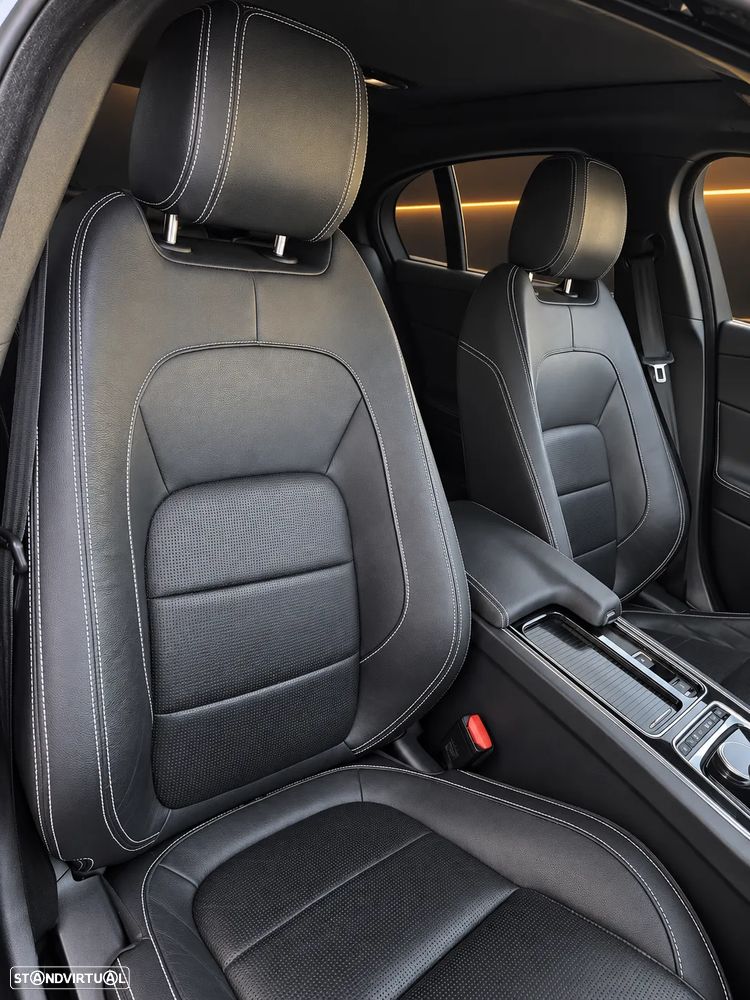 Jaguar XE - 18