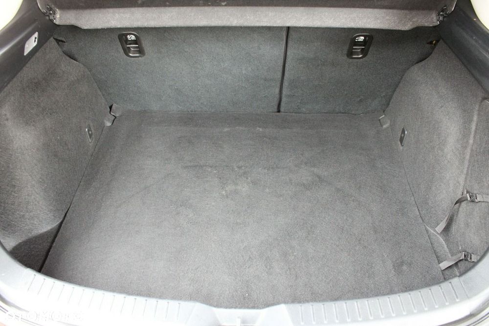 Mazda 3 SKYACTIV-G 120 Exclusive-Line - 32