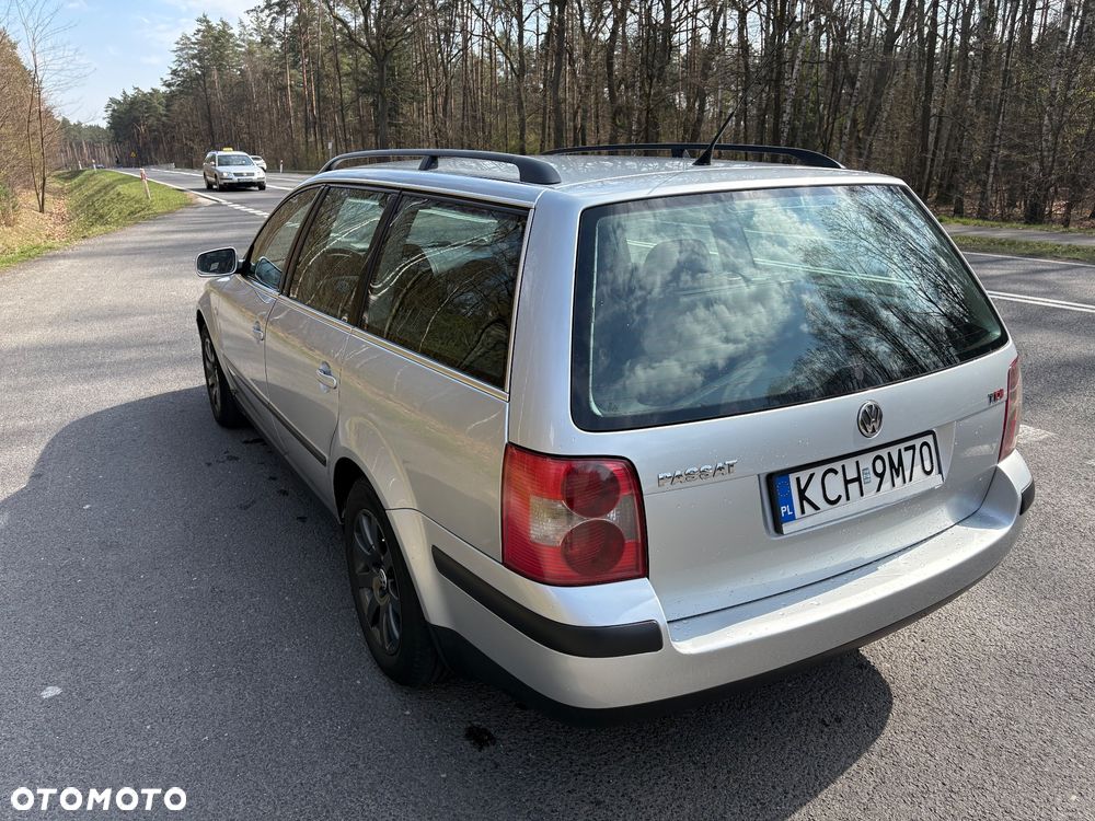 Volkswagen Passat 1.9 TDI Highline - 4