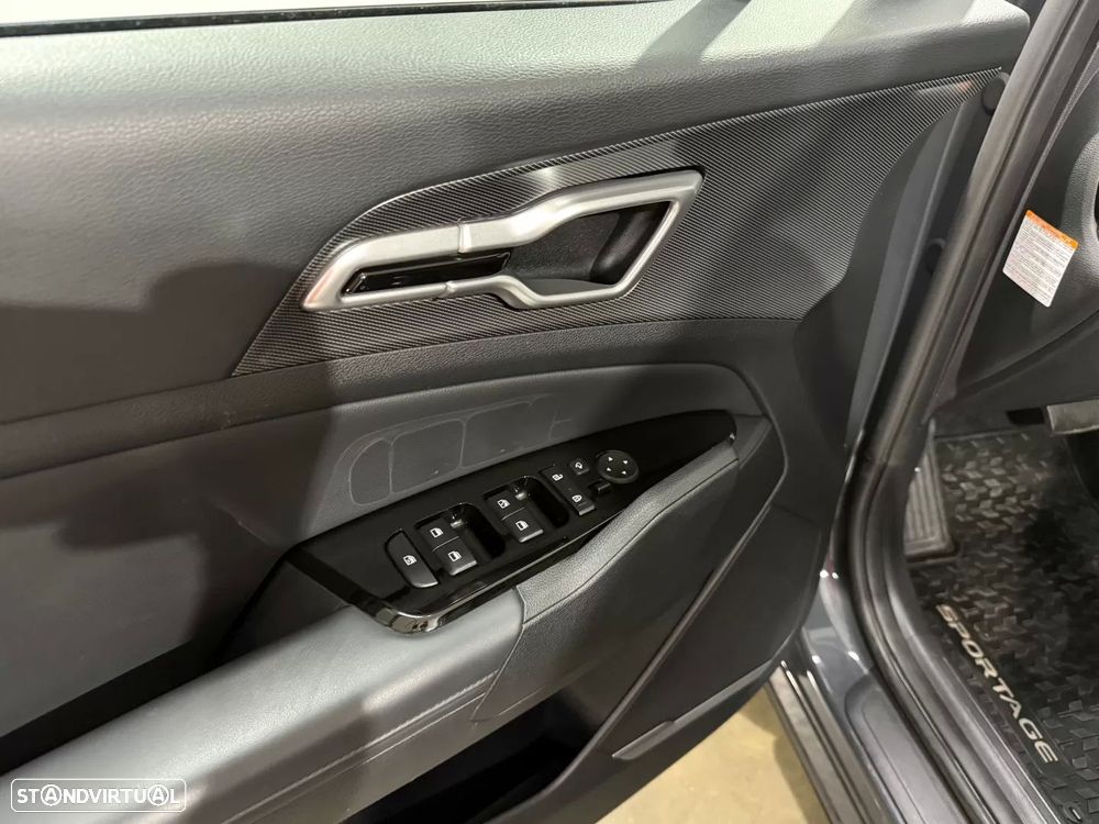 Kia Sportage 1.6 T-GDi PHEV Tech - 16