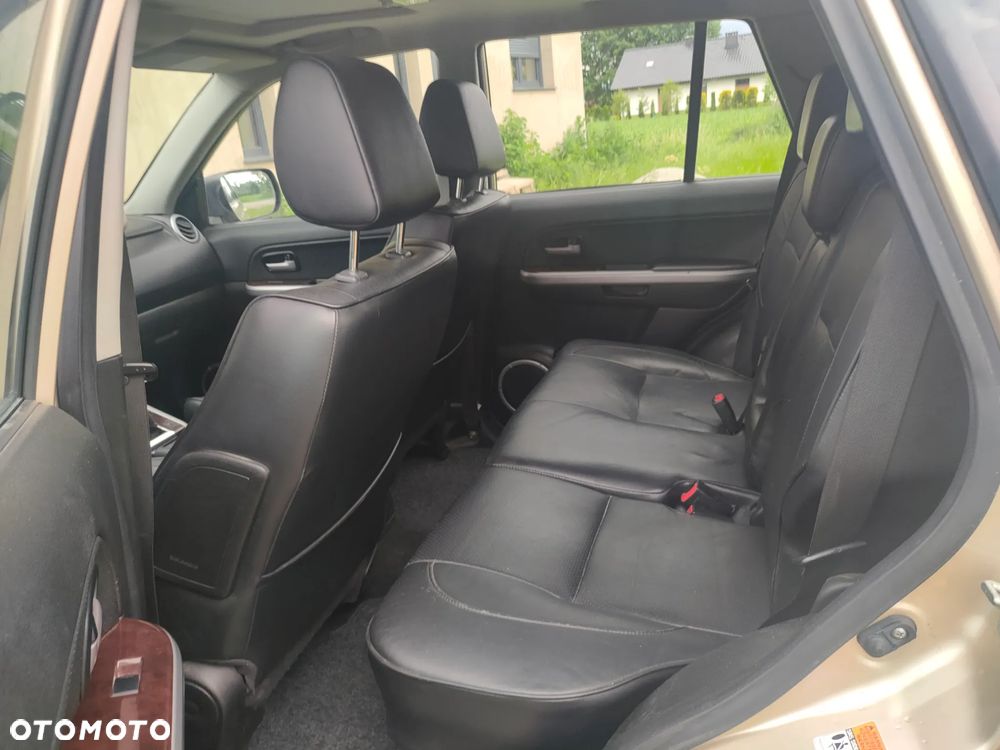 Suzuki Grand Vitara 2.0 De luxe - 9