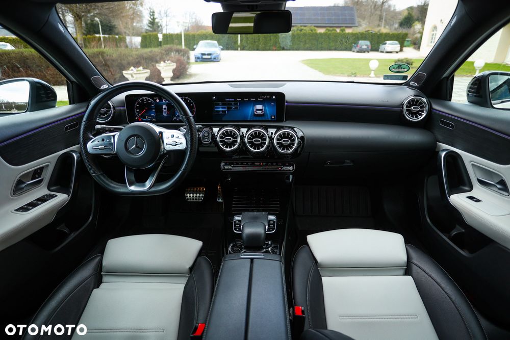 Mercedes-Benz Klasa A 250 AMG Line 7G-DCT - 24