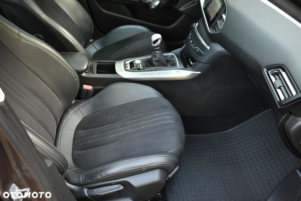 Peugeot 308 2.0 HDi Allure - 13