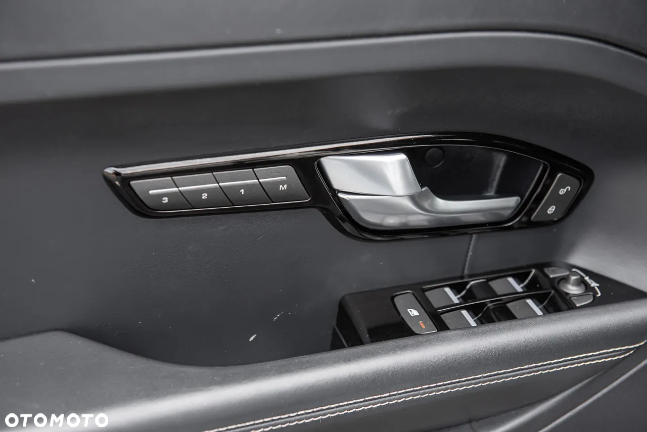Land Rover Range Rover Evoque - 16