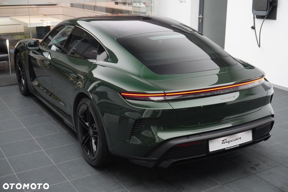 Porsche Taycan Turbo S - 15