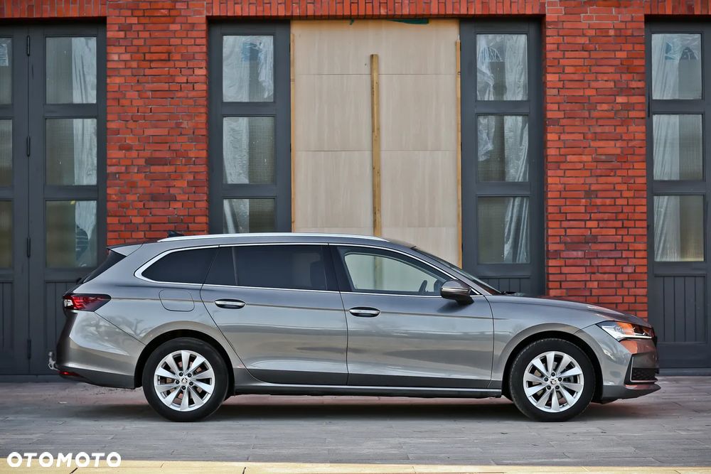 Skoda Superb 2.0 TDI SCR Selection DSG - 2