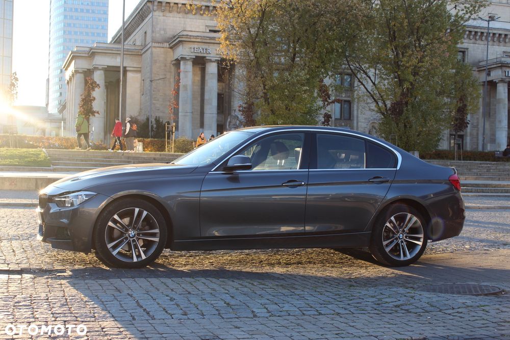 BMW Seria 3 330i xDrive Edition Luxury Line Purity - 8