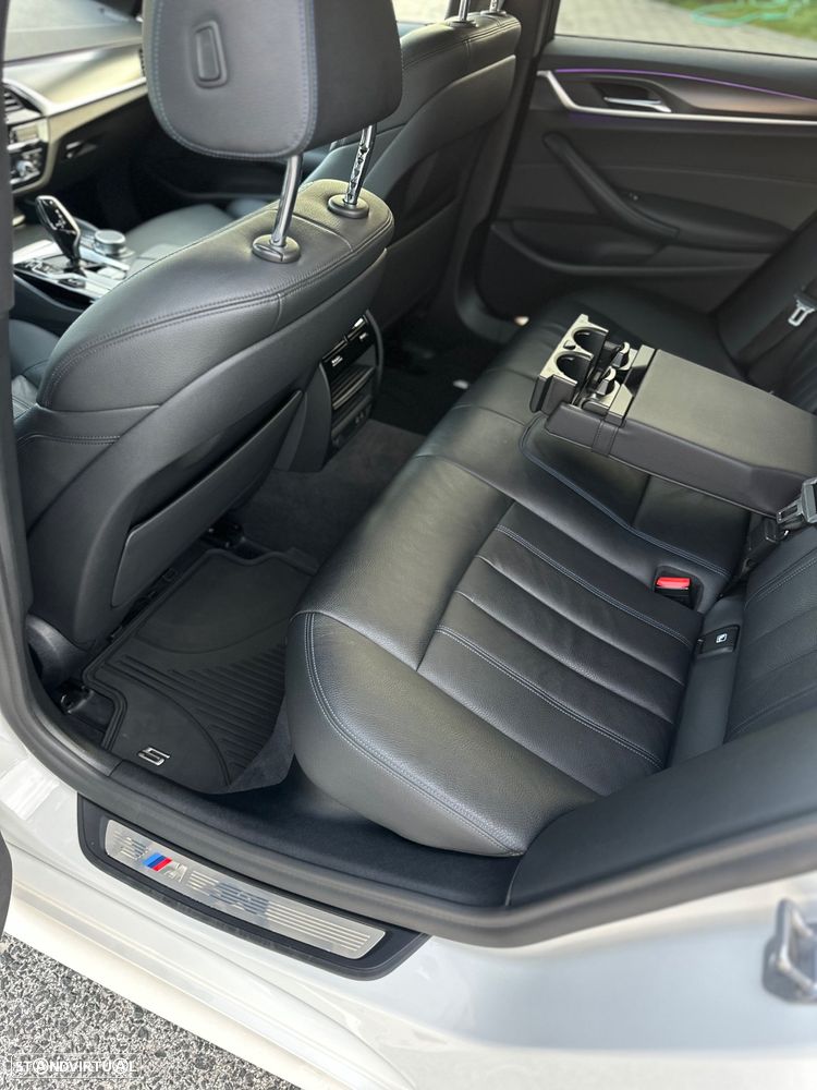 BMW 530 e Pack Desportivo M - 18