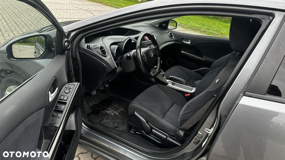 Honda Civic 1.6 i-DTEC Executive Black Edition - 9