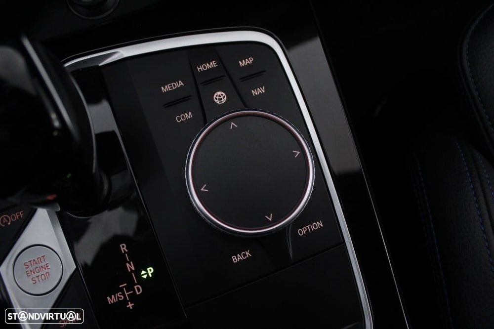 BMW 116 d Pack Desportivo M Auto - 32