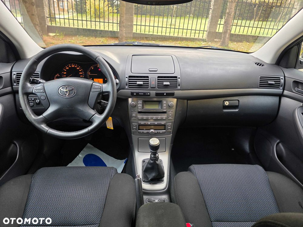 Toyota Avensis - 7