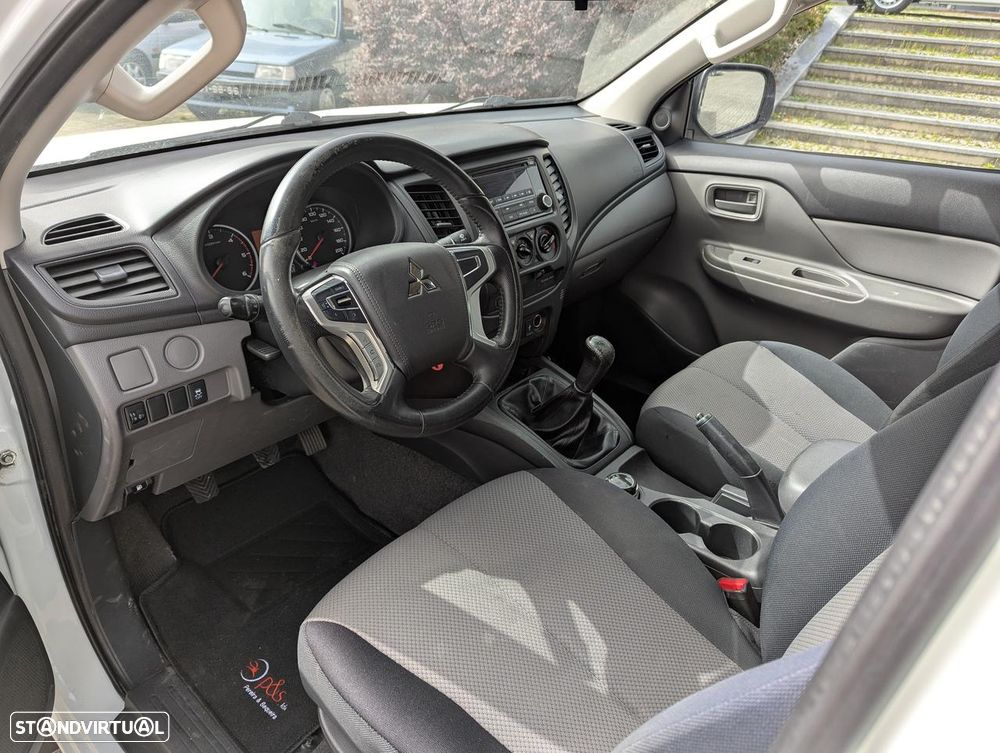 Mitsubishi L200 2.4 DI-D Club Invite 4WD - 11