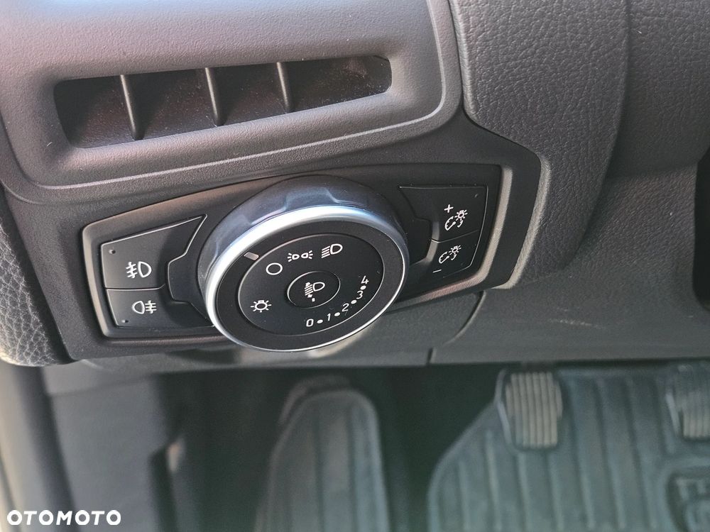 Ford Focus 1.5 TDCi SYNC Edition - 11