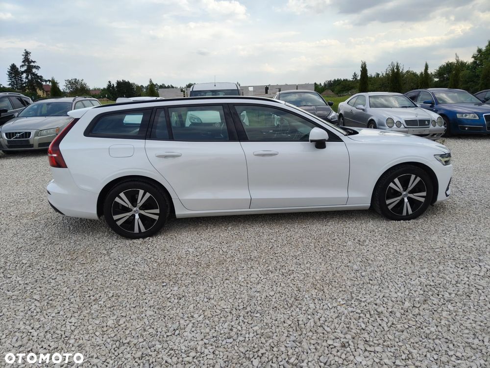 Volvo V60 B3 B Momentum - 27