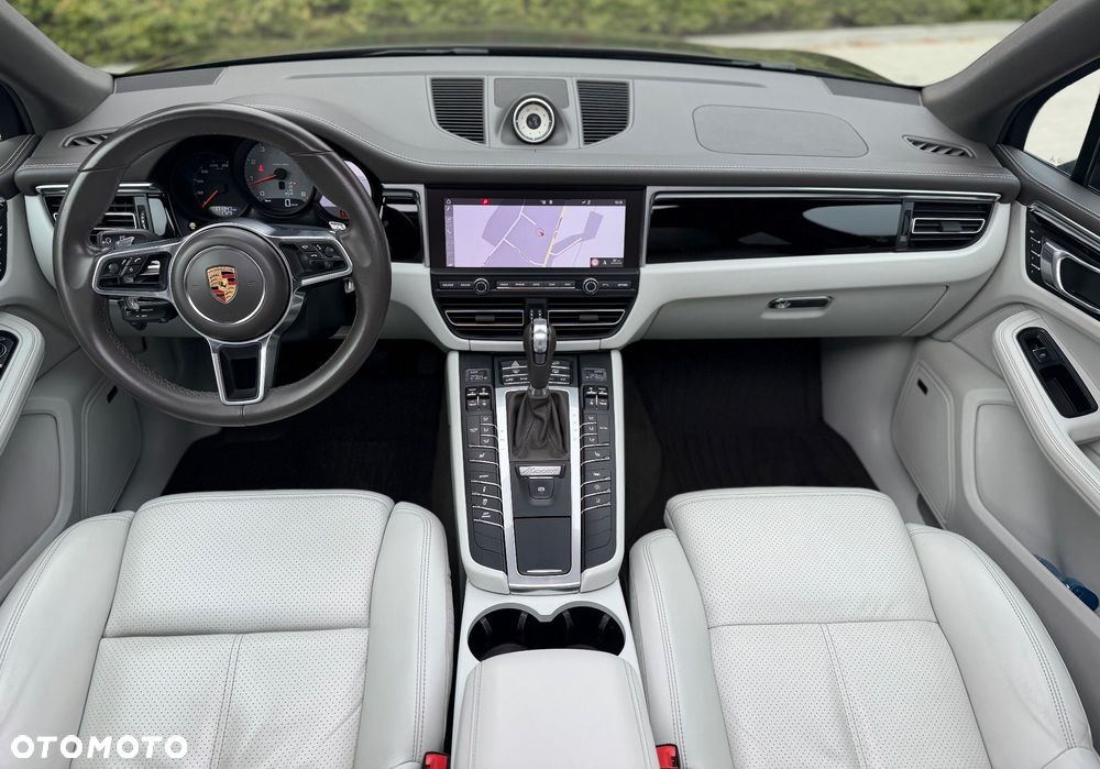 Porsche Macan - 36