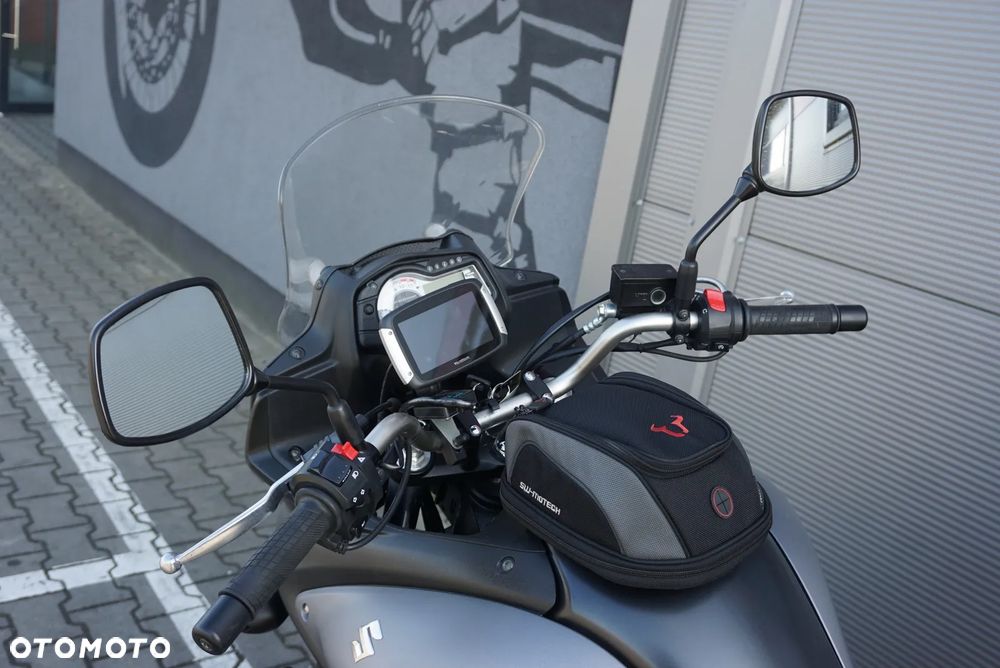 Suzuki V-STROM - 17