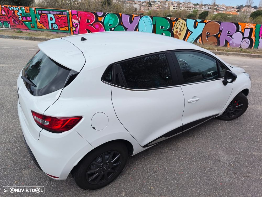 Renault Clio 0.9 TCe Limited Bi-Fuel - 17