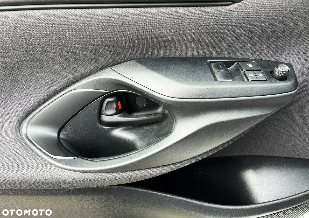 Toyota Yaris - 30