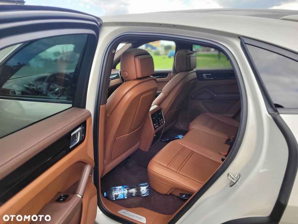 Porsche Cayenne Electric - 7