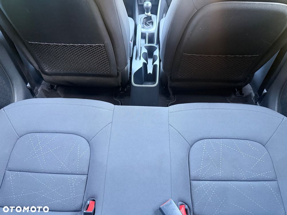 Kia Rio 1.2 Attract - 26