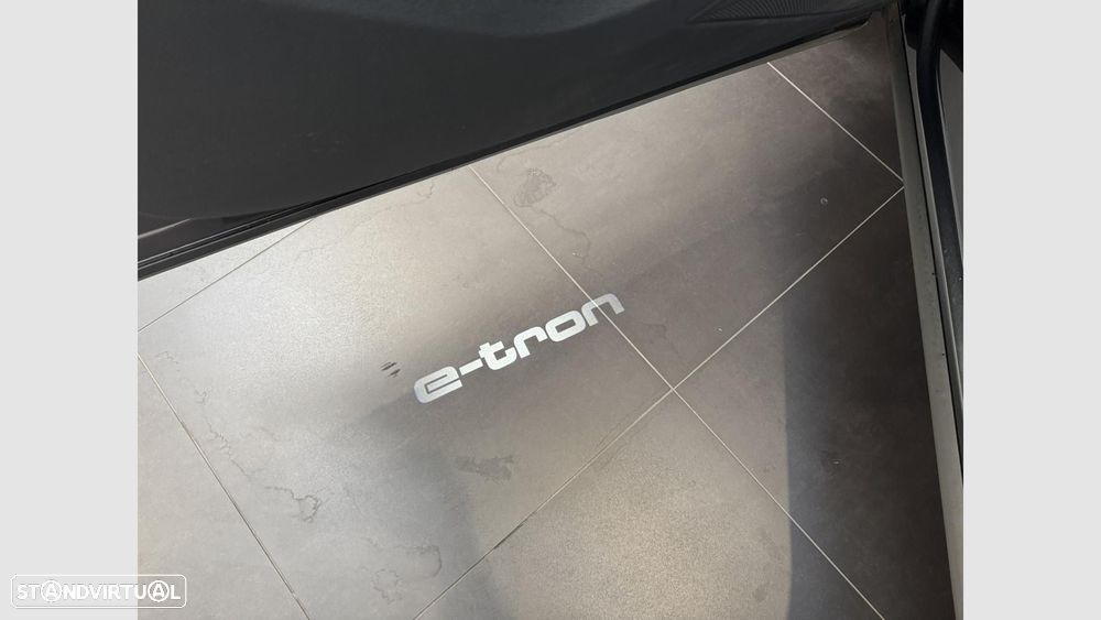 Audi e-tron S quattro - 16