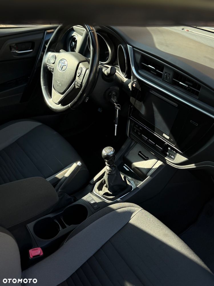 Toyota Auris 1.6 D-4D Prestige - 33