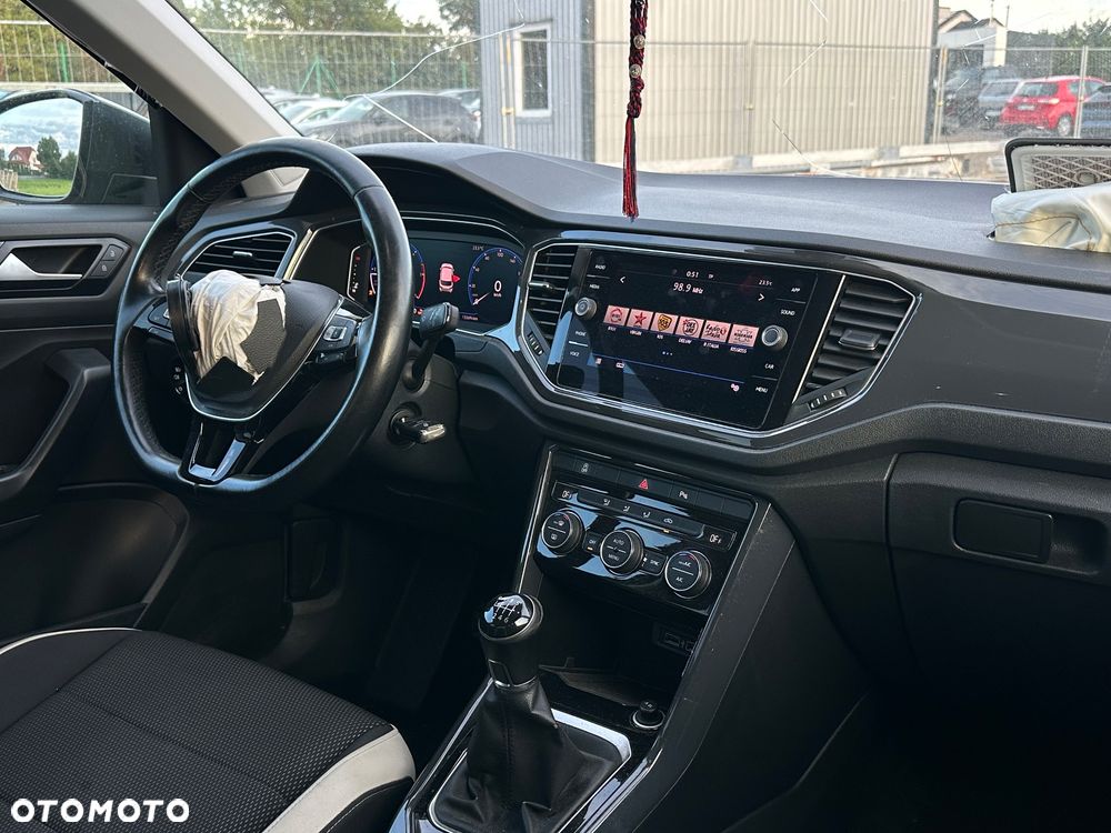Volkswagen T-Roc - 22