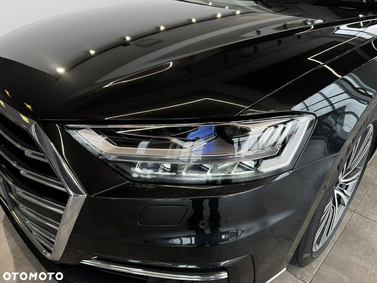 Audi A8 - 9