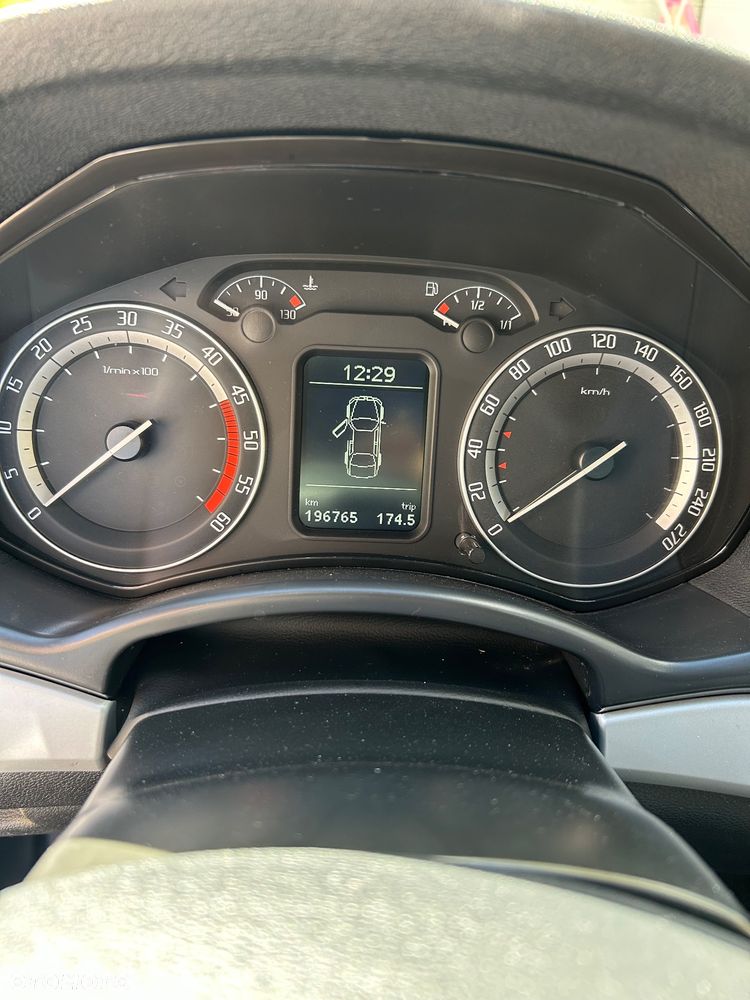 Skoda Octavia 2.0 TDI CR DPF RS - 21