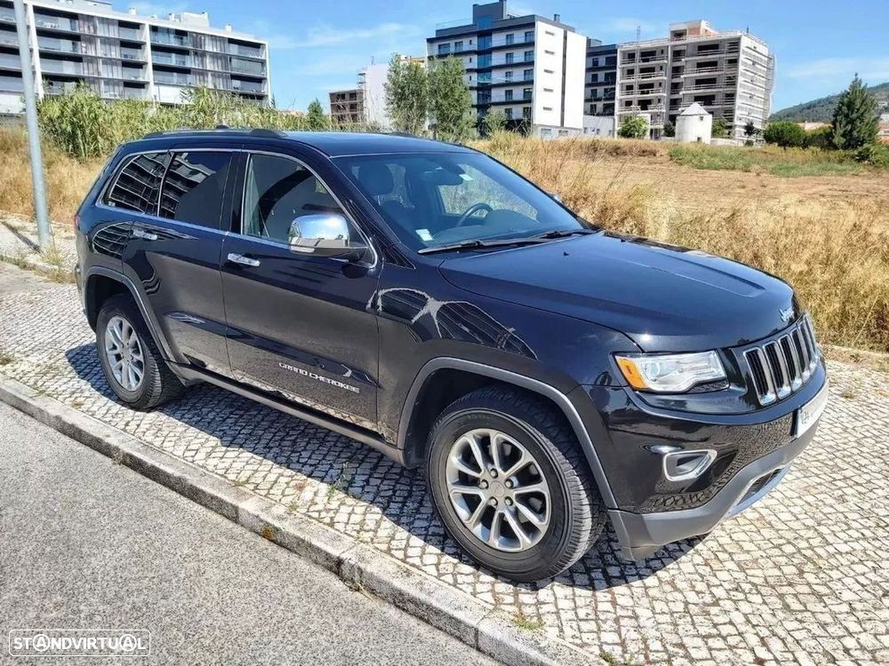 Jeep Grand Cherokee - 12