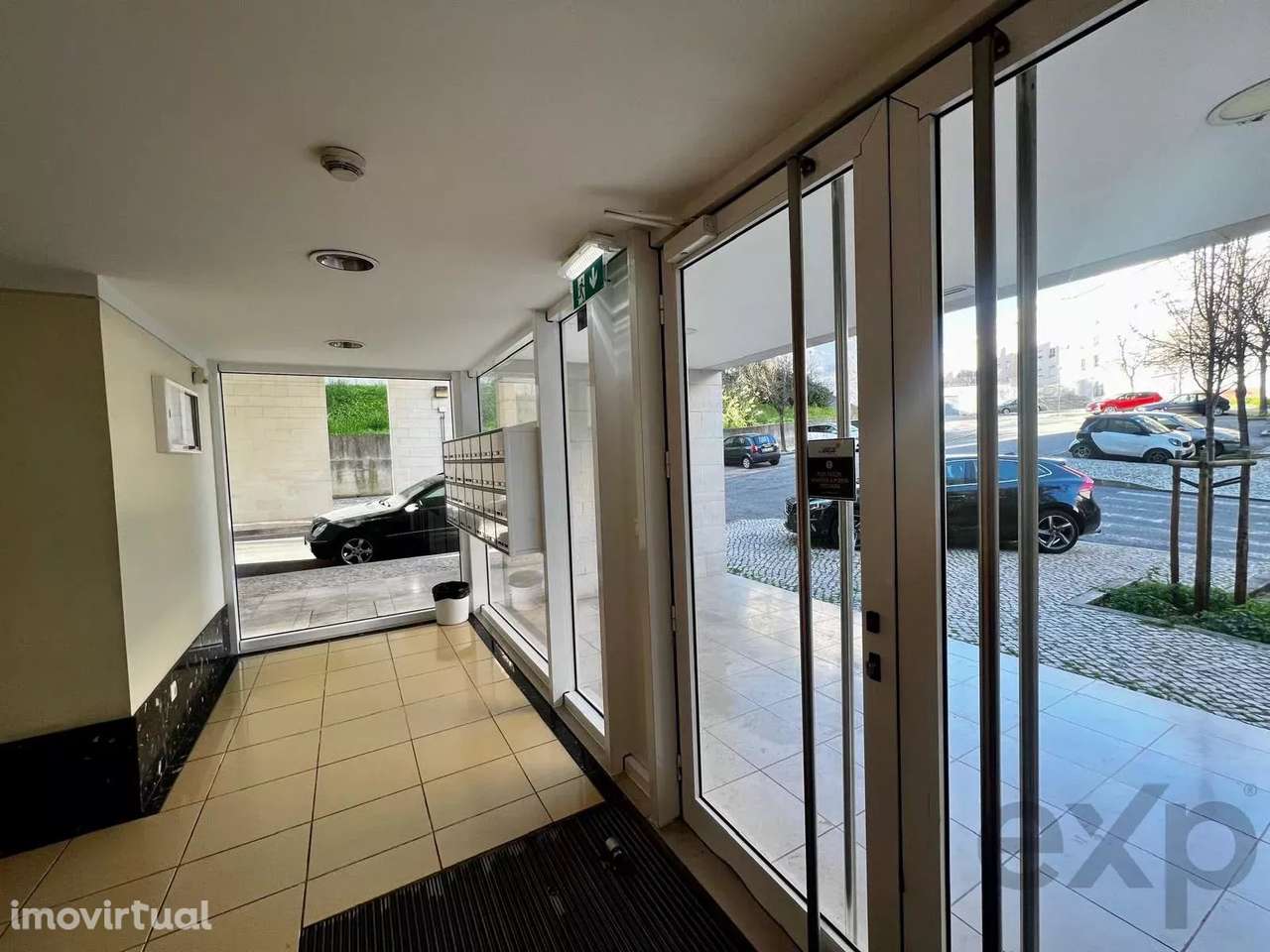 Arrenda-se excelente apartamento T3 em Santa Clara - Grande imagem: 3/14