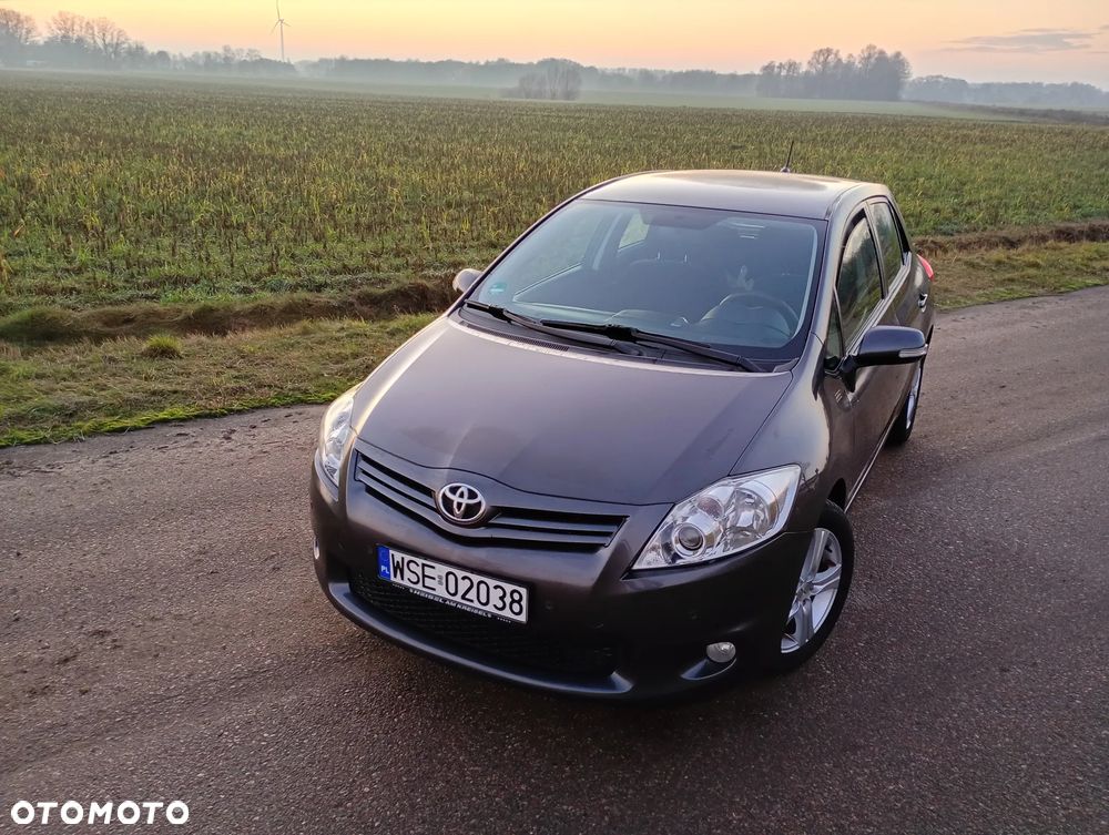 Toyota Auris 1.6 Premium Comfort MS - 29