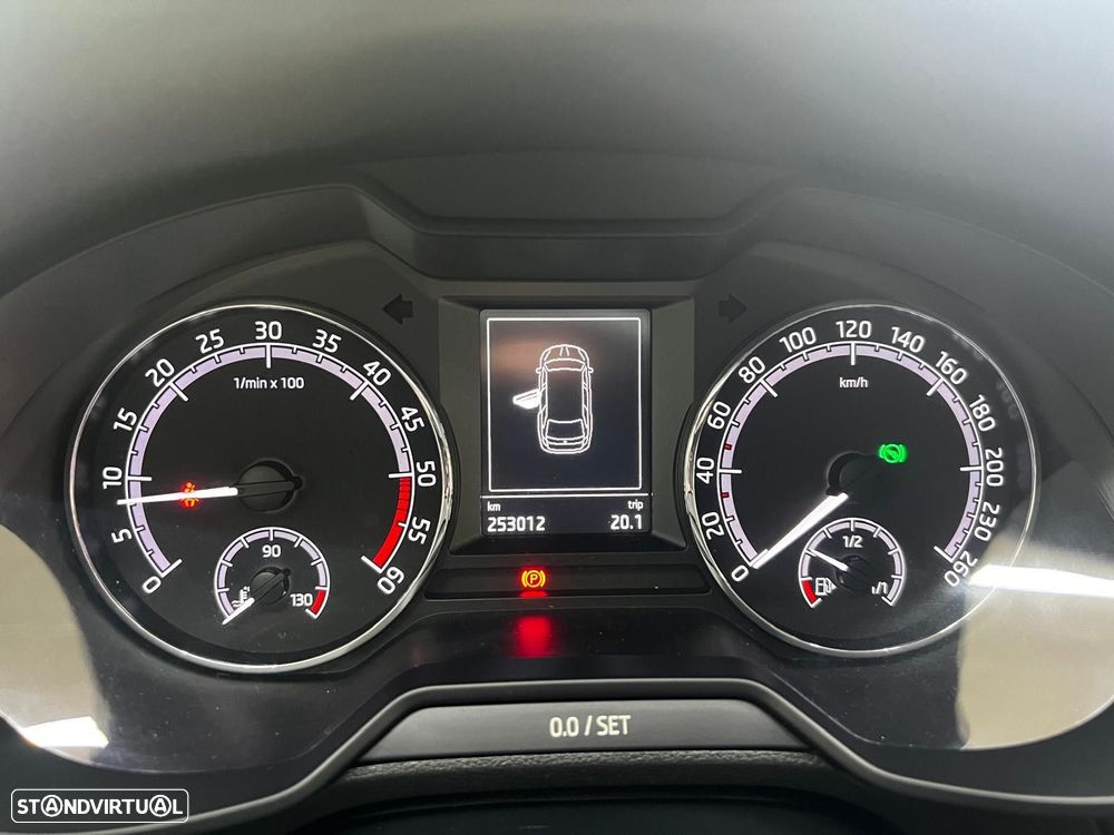 Skoda Octavia 1.6 TDI Style DSG - 22