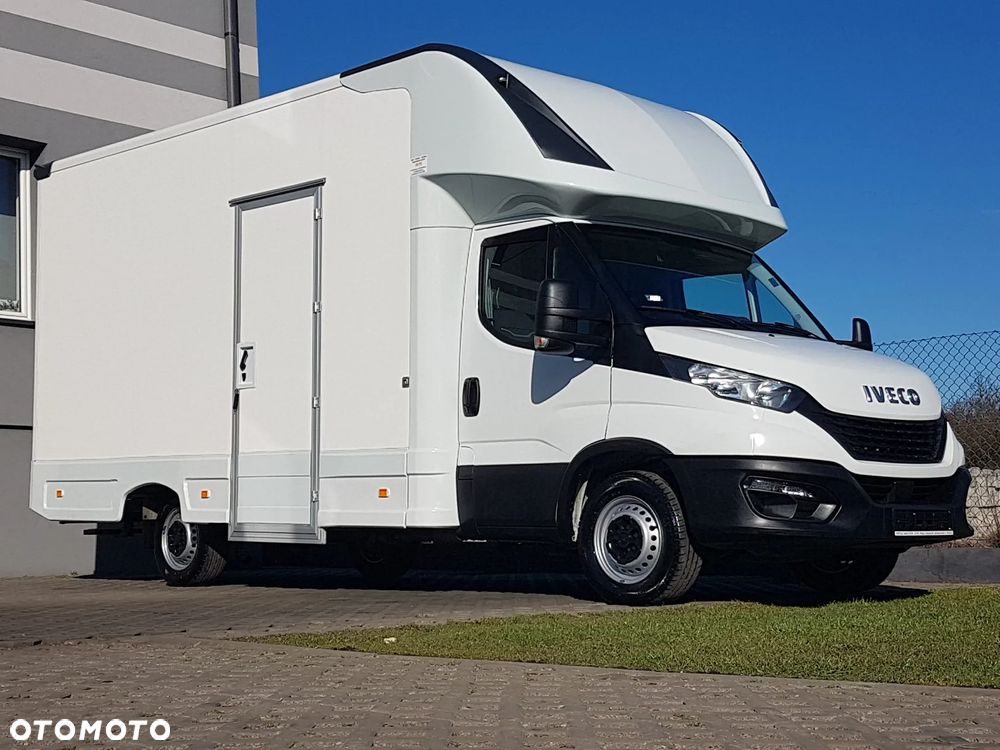 Iveco DAILY KONTENER NISKOPODŁOGOWY 4,43x2,23x2,42 SKLEP FOODTRUCK BAR KLIMA KONIOWÓZ KAMPER - 29