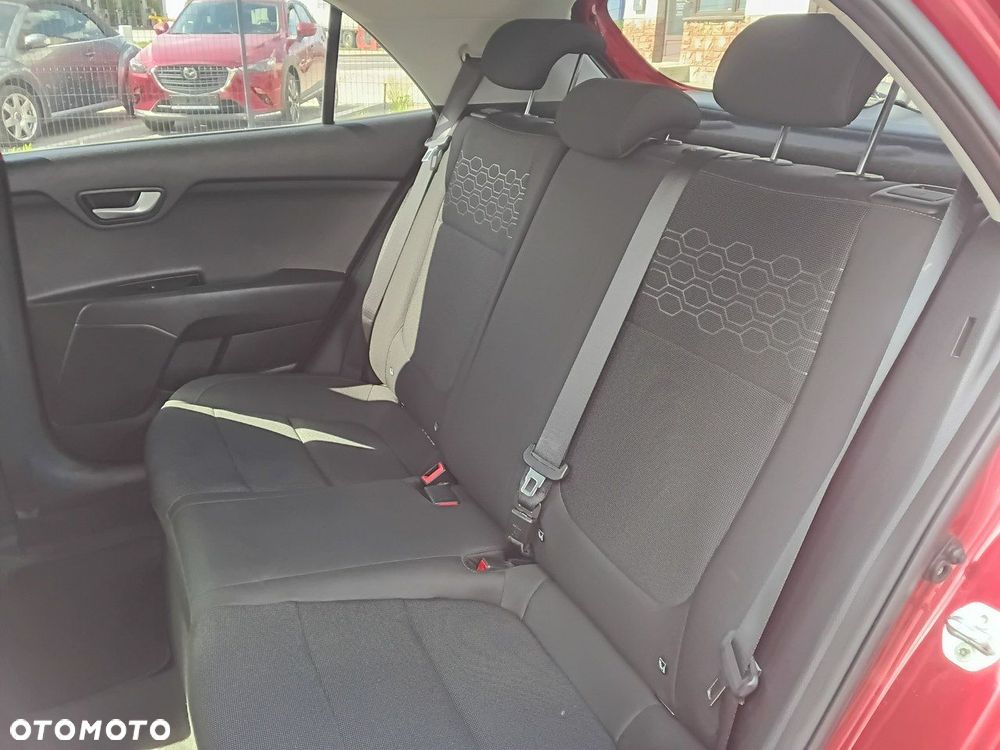 Kia Rio - 10